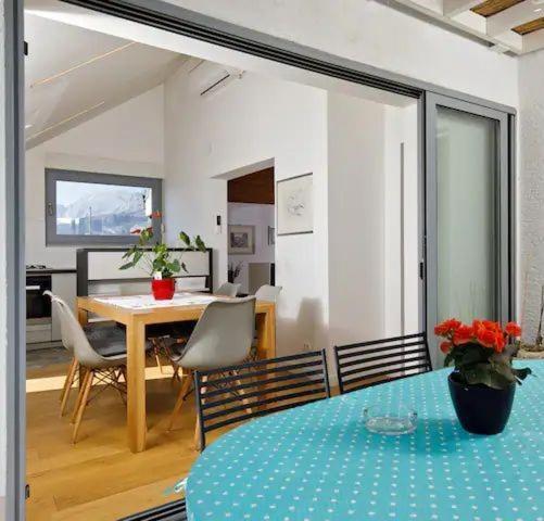 & Nugal Apartment *