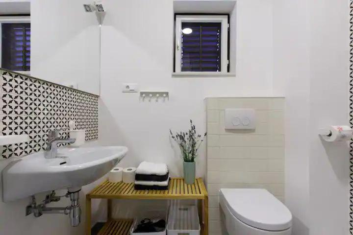 Apartment & Nugal *